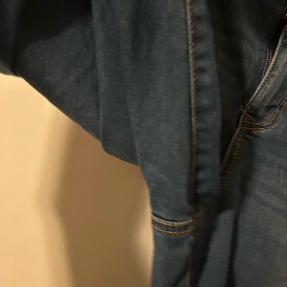 Classic Blue Women’s Jeans - Picture 3 of 9